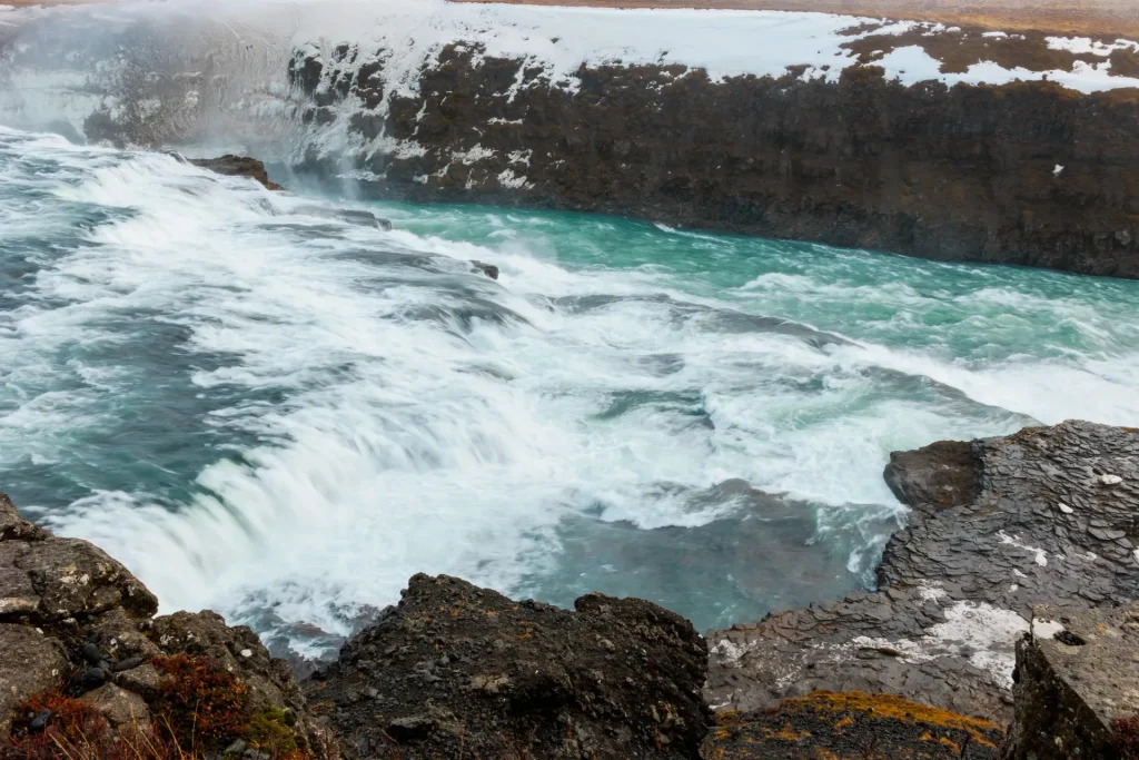 gullfoss-cascade-impressive-river-flow